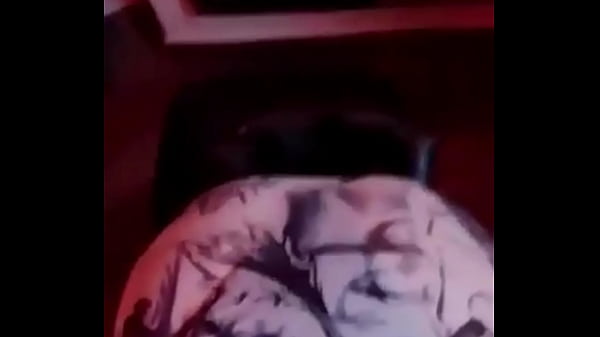 Mi tía se puso cachonda y me pidió cumplirle fetiche